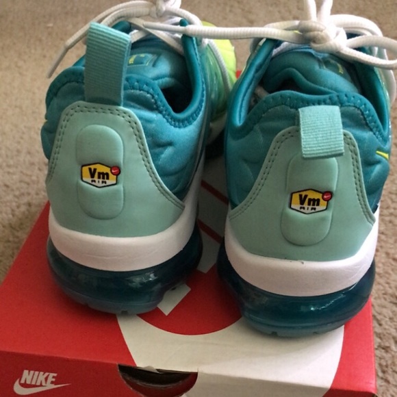 Nike Vapormax Plus - Picture 3 of 3